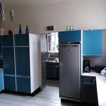 La Maison Basque * 洛特河河畔圣利夫拉德