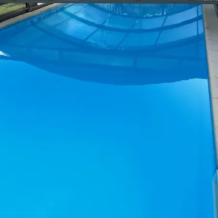 La Maison Basque * 洛特河河畔圣利夫拉德