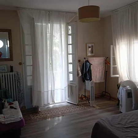 Πανσιόν La Maison Basque Sainte-Livrade-sur-Lot
